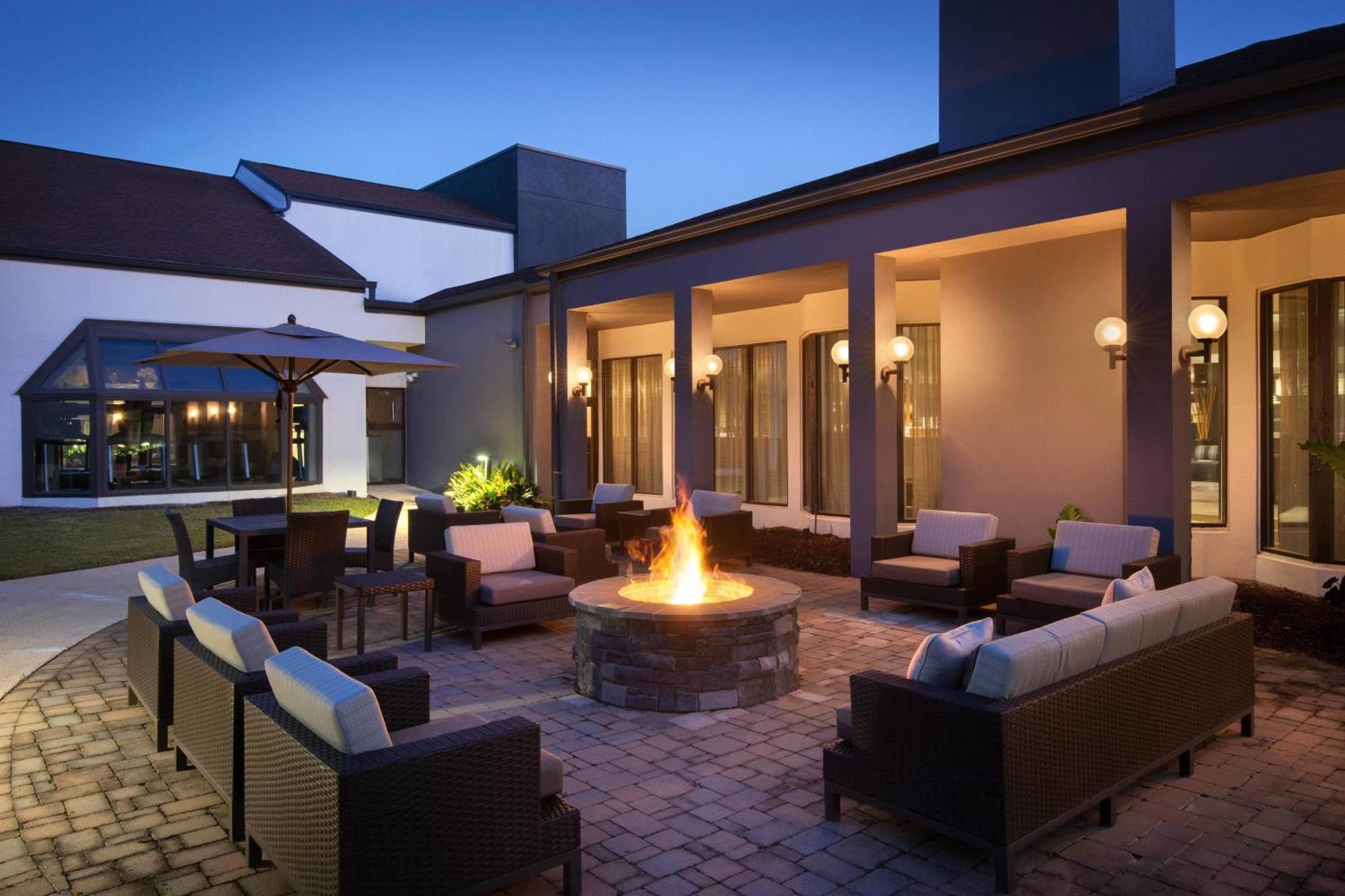 Courtyard By Marriott Birmingham Homewood Exterior photo